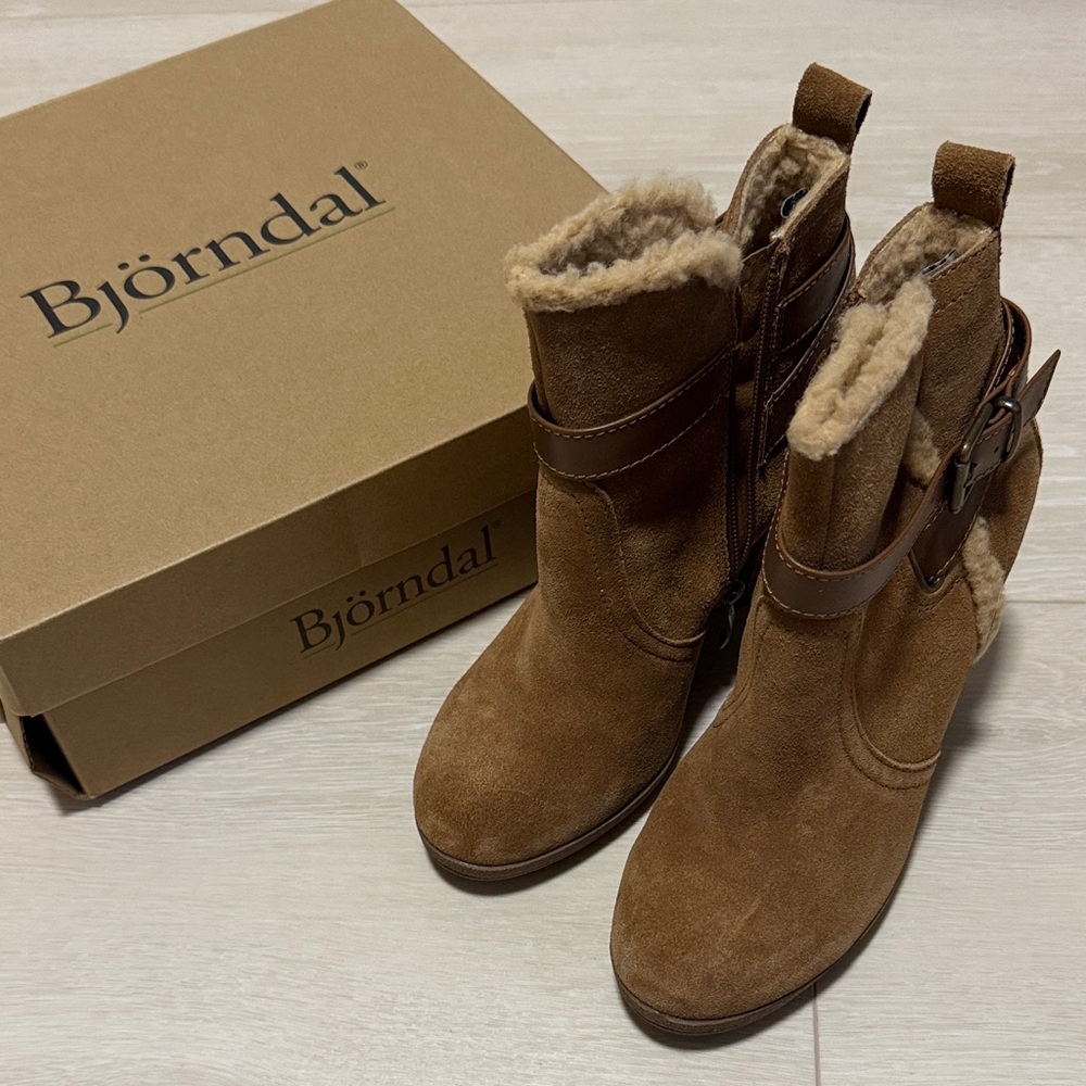 Bjorndal Tan Sueded Fur Lined Heeled Boots with Buckle Detail